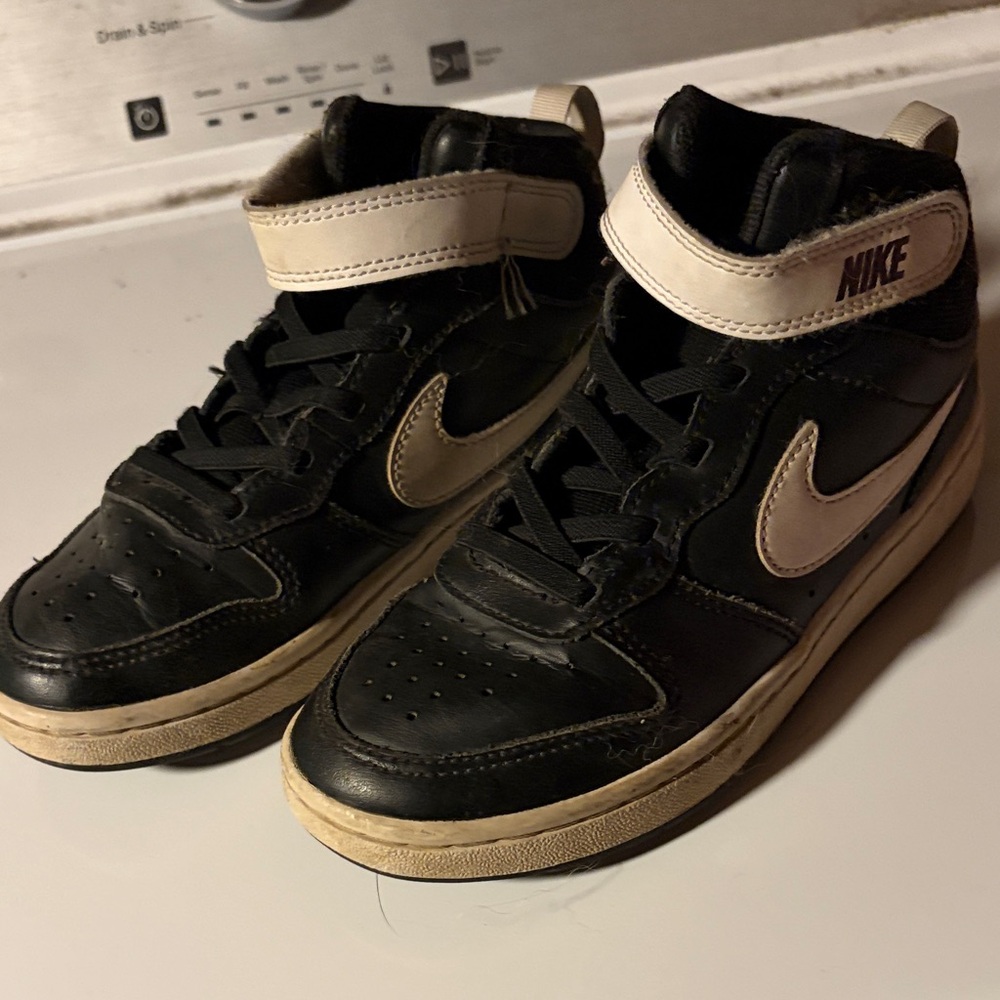 Nike Kids Black and Cream Sneakers